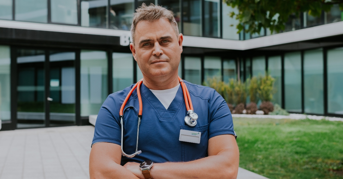 Onkolog ostrzega: objawy raka, których nie wolno ignorować – dlaczego w Polsce diagnozujemy zbyt późno?